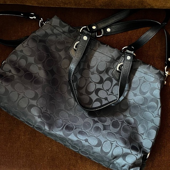 COACH Black Signature Pattern Shoulder Bag - Picture 10 of 11